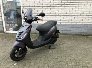 DIKKE PIAGGIO ZIP 45KM BROM MAT DRAGON BJ2020 6000KM