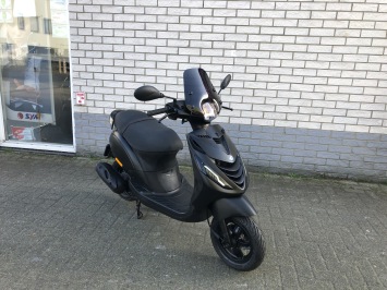 DIKKE PIAGGIO ZIP SP 45 4-TAKT MAT ZWART BROM BJ2012 7000KM