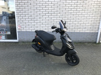 DIKKE PIAGGIO ZIP SP 45 4-TAKT MAT ZWART BROM BJ2012 7000KM